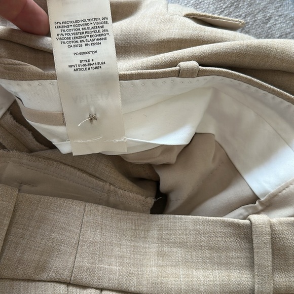 Aritzia Babaton Spotlight Cargo Pant high rise 
Straight Leg - Picture 13 of 16